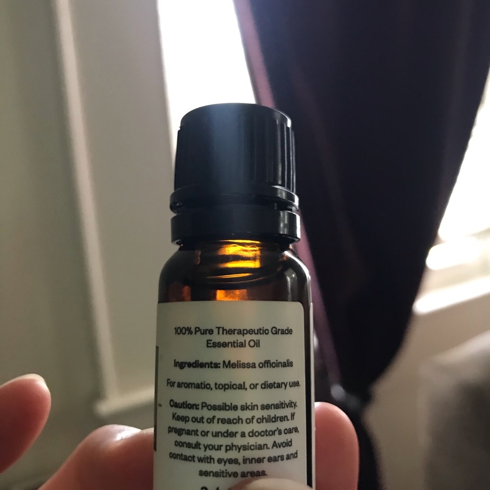 Revive Melissa Essential Oil - Picture 3 of 3